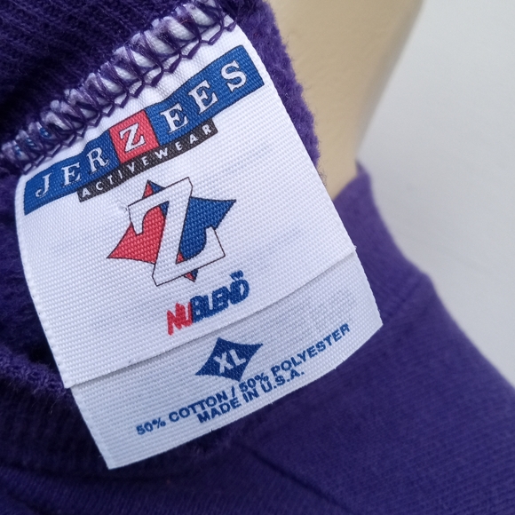 Vintage Purple Floral Sweatshirt - Picture 6 of 6